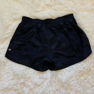 Lululemon Heritage Camo Track That Mid Rise Short Size 14 5 inch